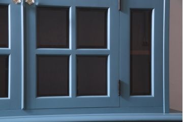 リメイク家具　北海道民芸　爽やかなペイントカラーがお洒落な食器棚(カップボード、収納棚)