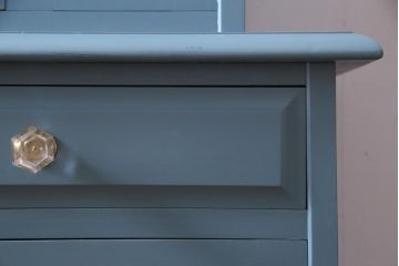 リメイク家具　北海道民芸　爽やかなペイントカラーがお洒落な食器棚(カップボード、収納棚)