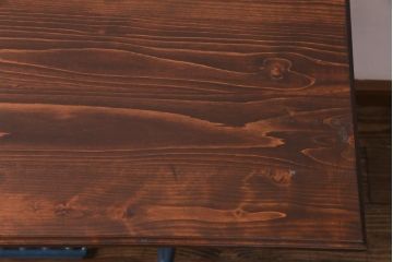 ペイント　MEEK　ヒノキ材　天板を取り付けリメイクしたおしゃれなミシンテーブル(サイドテーブル、カフェテーブル)