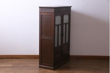 アンティーク家具　和製アンティーク　ナラ材　象嵌と浮き彫りが魅力的な大正ロマン香る本箱(収納棚)