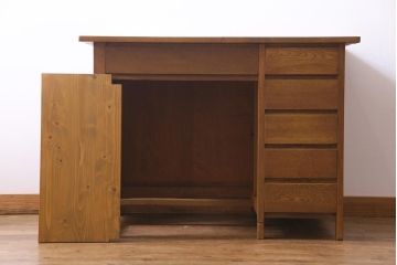 アンティーク家具　昭和中期　シンプルで懐かしい雰囲気の片袖デスク(机、在宅ワーク、在宅用カウンターテーブル、作業台)(1)