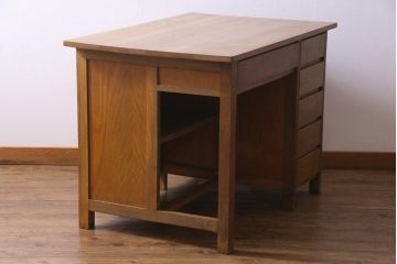アンティーク家具　昭和中期　ナラ材　ナチュラルテイストにもぴったりな温もり溢れる片袖デスク(机、在宅ワーク、在宅用作業台)(2)