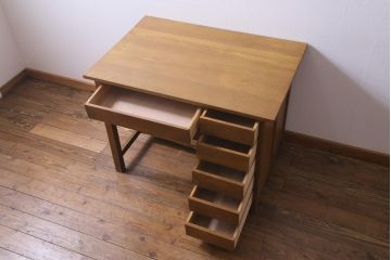 アンティーク家具　昭和中期　ナラ材　ナチュラルテイストにもぴったりな温もり溢れる片袖デスク(机、在宅ワーク、在宅用作業台)(2)