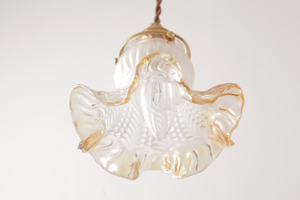 フランスアンティーク　波うつようなフリルシェードが可愛らしいペンダントライト(天井照明、電笠)