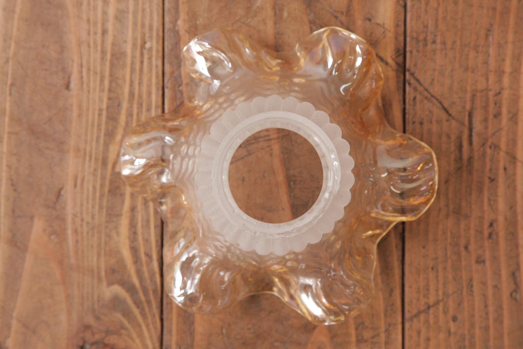 フランスアンティーク　波うつようなフリルシェードが可愛らしいペンダントライト(天井照明、電笠)