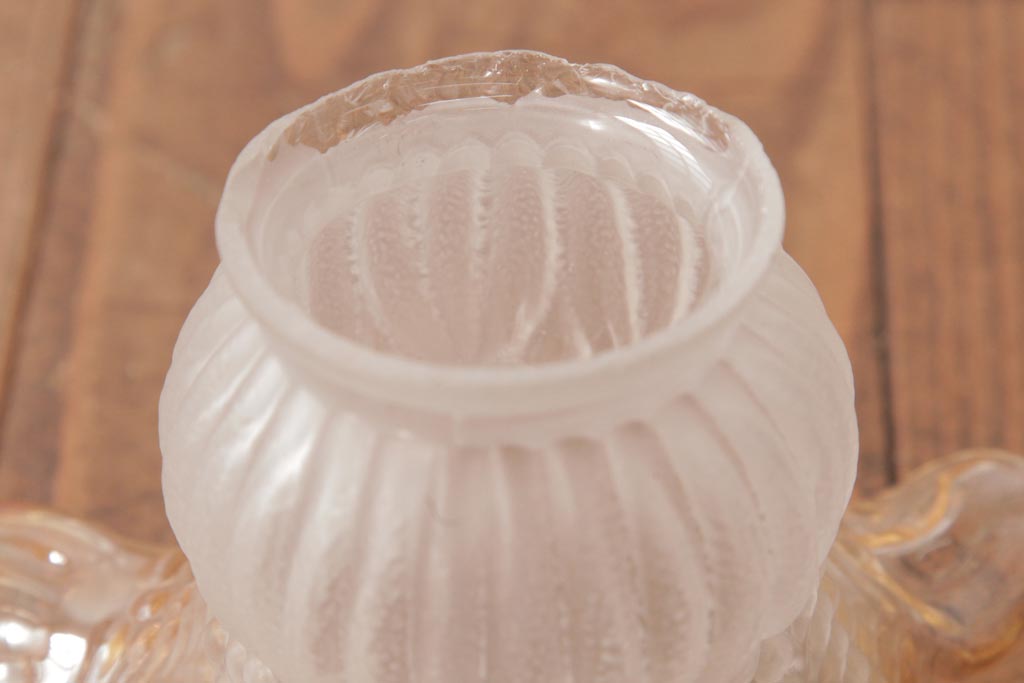 フランスアンティーク　波うつようなフリルシェードが可愛らしいペンダントライト(天井照明、電笠)