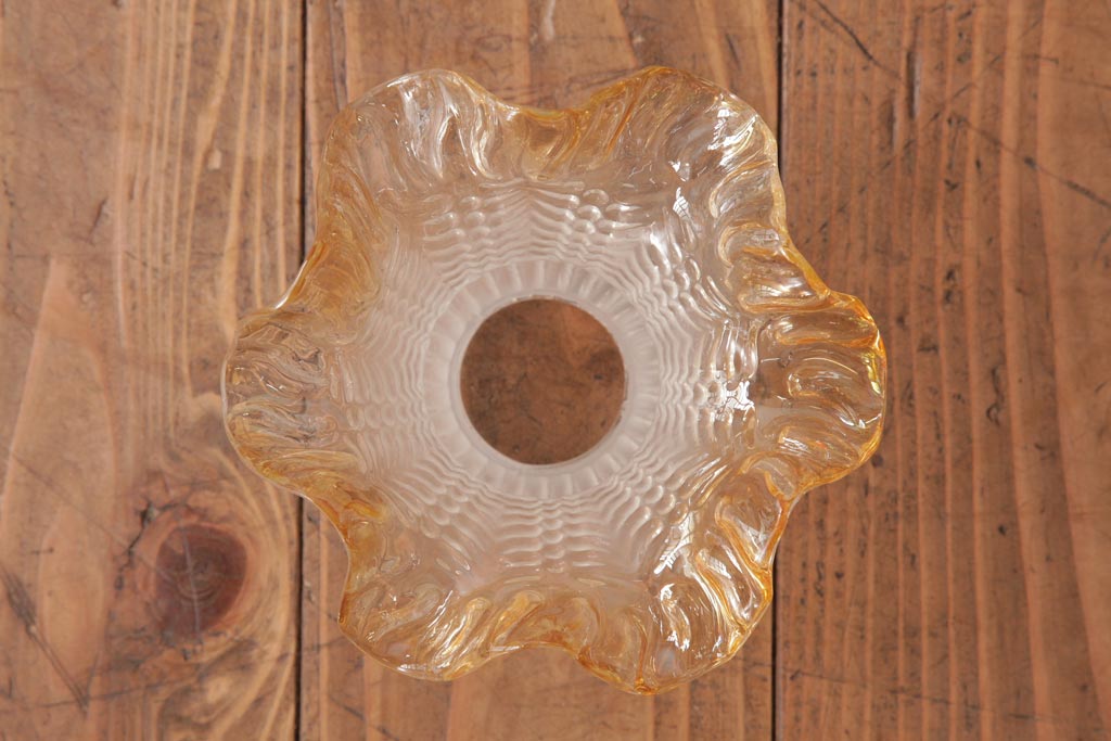 フランスアンティーク　波うつようなフリルシェードが可愛らしいペンダントライト(天井照明、電笠)