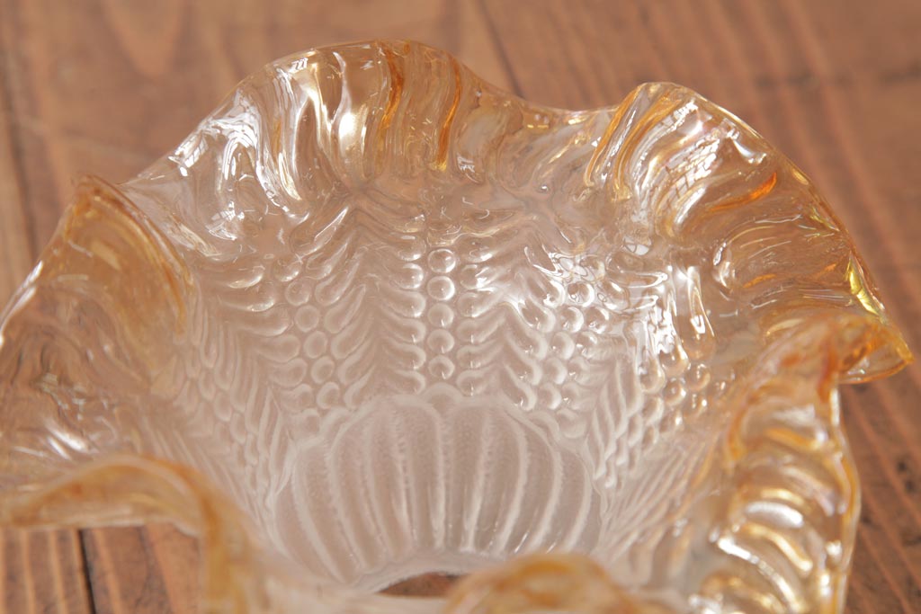 フランスアンティーク　波うつようなフリルシェードが可愛らしいペンダントライト(天井照明、電笠)