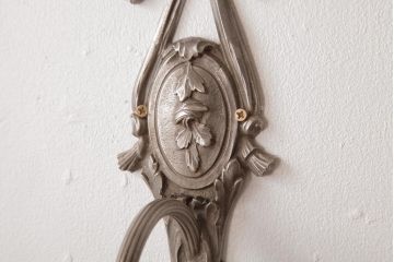 フランス製　リボンとフリルが可憐な印象与えるブラケット(壁掛け照明)