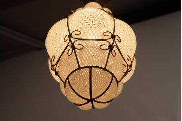 イタリアアンティーク　ムラーノガラス　異国情緒あふれる佇まいがお洒落なペンダントライト(天井照明、ムラノガラス)