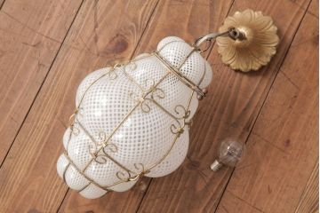 イタリアアンティーク　ムラーノガラス　異国情緒あふれる佇まいがお洒落なペンダントライト(天井照明、ムラノガラス)