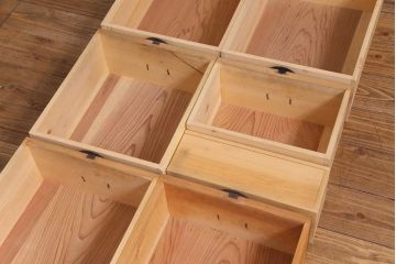 アンティーク家具　明治大正期　ヒノキ材　シンプルな作りが魅力的な小振りの帳場箪笥(収納箪笥、引き出し)(R-033989)