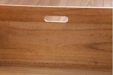 アンティーク家具　和製アンティーク　前面桐材　時を経た質感が味わい深い重ね箪笥(衣装箪笥、引き出し、桐箪笥、桐たんす)