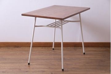 リメイク　ペイント家具　ヒノキ材　ナチュラルな雰囲気が魅力的な鉄脚テーブル(作業台、カフェテーブル)