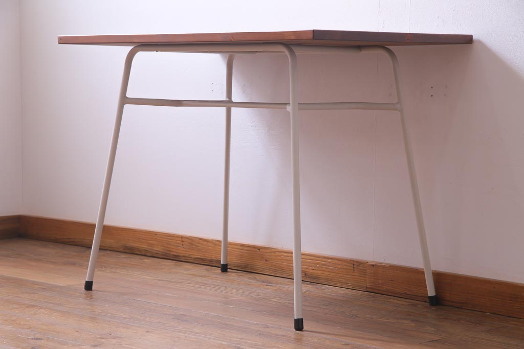 リメイク　ペイント家具　ヒノキ材　ナチュラルな雰囲気が魅力的な鉄脚テーブル(作業台、カフェテーブル)
