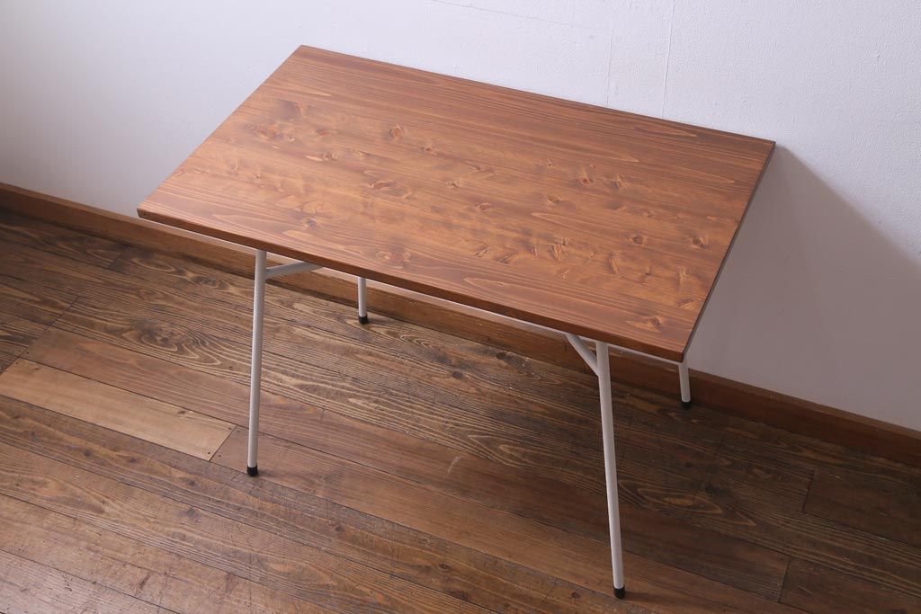 リメイク　ペイント家具　ヒノキ材　ナチュラルな雰囲気が魅力的な鉄脚テーブル(作業台、カフェテーブル)