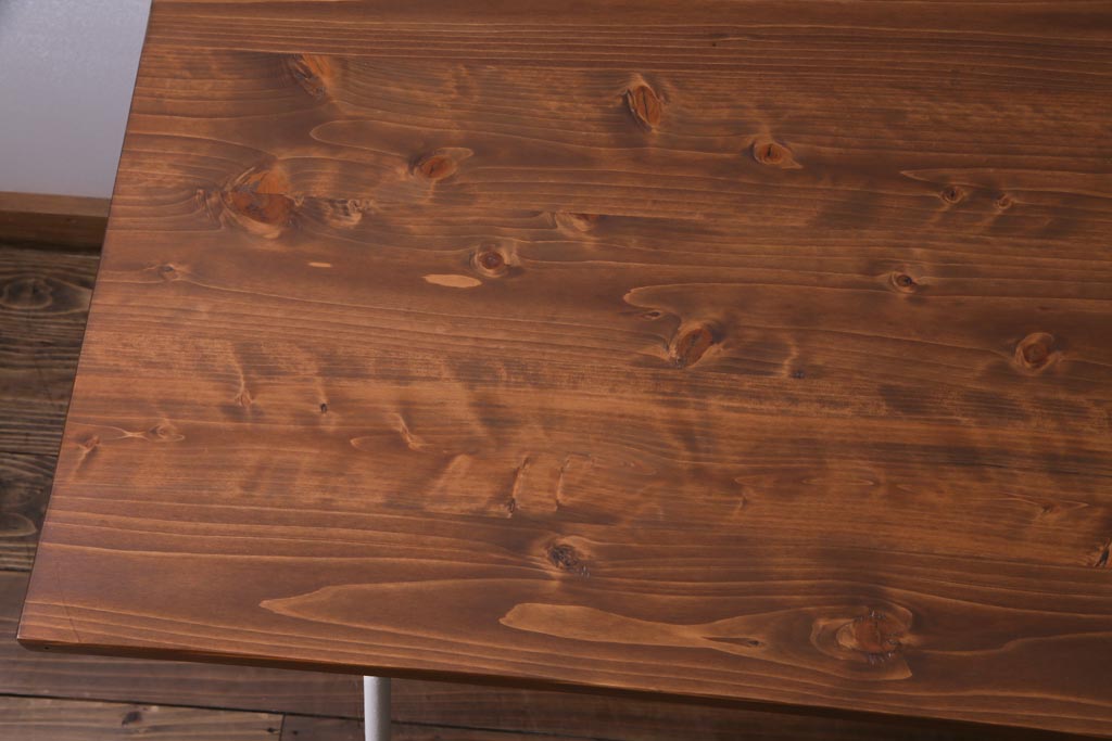 リメイク　ペイント家具　ヒノキ材　ナチュラルな雰囲気が魅力的な鉄脚テーブル(作業台、カフェテーブル)