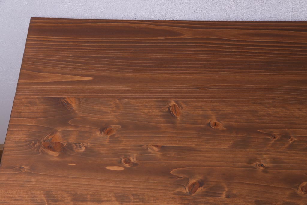 リメイク　ペイント家具　ヒノキ材　ナチュラルな雰囲気が魅力的な鉄脚テーブル(作業台、カフェテーブル)