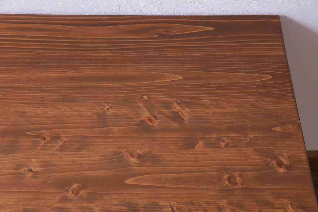 リメイク　ペイント家具　ヒノキ材　ナチュラルな雰囲気が魅力的な鉄脚テーブル(作業台、カフェテーブル)