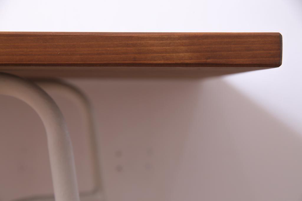 リメイク　ペイント家具　ヒノキ材　ナチュラルな雰囲気が魅力的な鉄脚テーブル(作業台、カフェテーブル)
