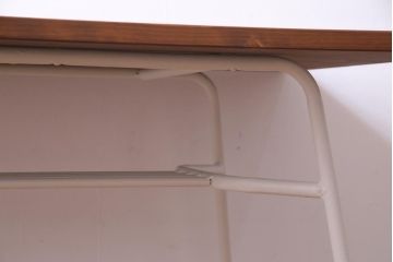 リメイク　ペイント家具　ヒノキ材　ナチュラルな雰囲気が魅力的な鉄脚テーブル(作業台、カフェテーブル)