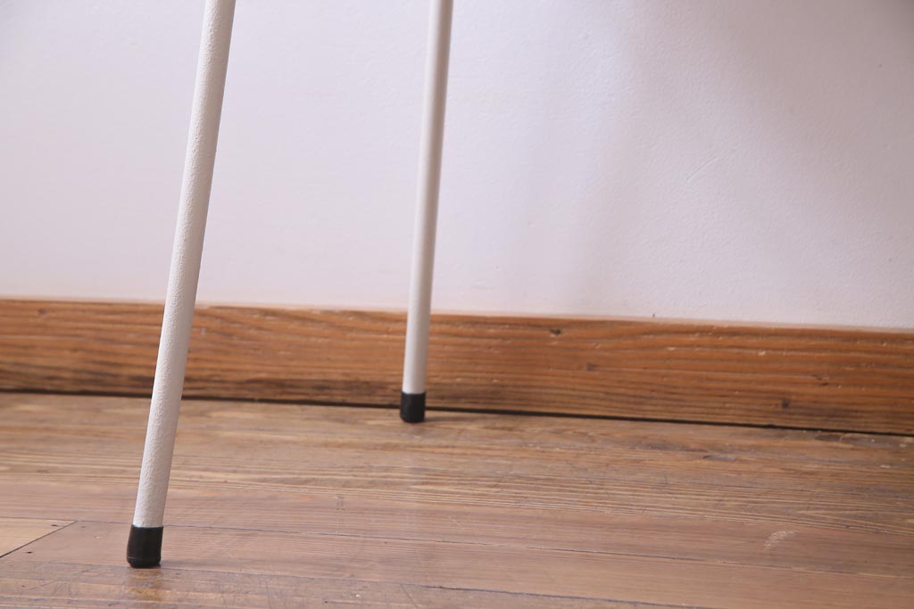 リメイク　ペイント家具　ヒノキ材　ナチュラルな雰囲気が魅力的な鉄脚テーブル(作業台、カフェテーブル)