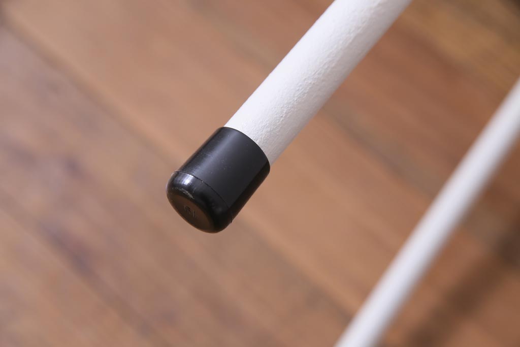 リメイク　ペイント家具　ヒノキ材　ナチュラルな雰囲気が魅力的な鉄脚テーブル(作業台、カフェテーブル)