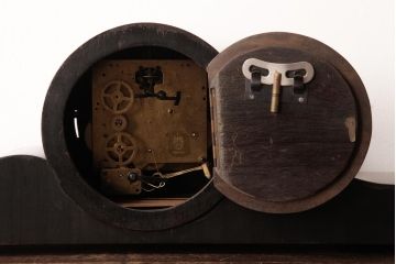 アンティーク雑貨　ジャンク品　ドイツ　Hermle(ヘルムレ)社　ゼンマイ式　高級感漂うシックな置き時計