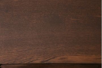 アンティーク家具　昭和初期　ナラ材　素朴な温かみを感じるラウンド型のセンターテーブル(リビングテーブル)