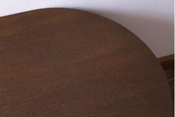 アンティーク家具　昭和初期　ナラ材　素朴な温かみを感じるラウンド型のセンターテーブル(リビングテーブル)