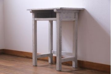 ペイント家具　古い学校で使われていた素朴な雰囲気漂う木製デスク(平机、在宅ワーク、在宅用学習机)
