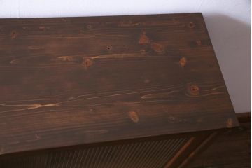 ラフジュ工房オリジナル　古建具リメイク　モールガラスがレトロな雰囲気醸し出す収納棚(食器棚、サイドボード)