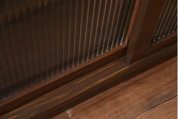 ラフジュ工房オリジナル　古建具リメイク　モールガラスがレトロな雰囲気醸し出す収納棚(食器棚、サイドボード)