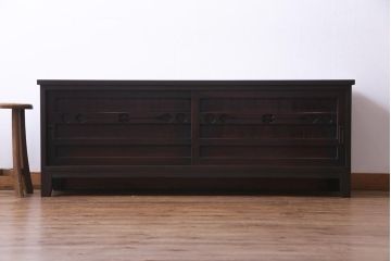 ラフジュ工房オリジナル　リメイク　明治期の味わい深い建具を使った脚付きローボード(戸棚、テレビボード、収納棚)