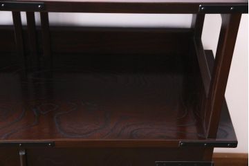 中古　民芸家具　牡丹の飾り金具が品格を添える飾り棚(サイドボード)