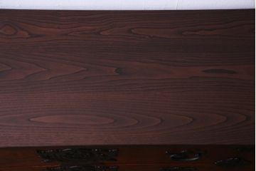 中古美品　岩谷堂箪笥　天板リメイク　羽牡丹金具とケヤキの杢目が力強い存在感を放つ整理箪笥(サイドボード)