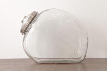アンティーク雑貨　和製アンティーク　レトロなフォルムが可愛らしい蓋付き猫瓶(ガラス瓶)