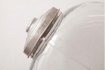 アンティーク雑貨　和製アンティーク　レトロなフォルムが可愛らしい蓋付き猫瓶(ガラス瓶)