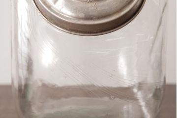 アンティーク雑貨　和製アンティーク　レトロなフォルムが可愛らしい蓋付き猫瓶(ガラス瓶)