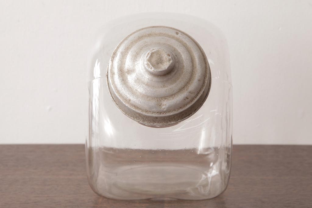 アンティーク雑貨　和製アンティーク　レトロなフォルムが可愛らしい蓋付き猫瓶(ガラス瓶)(1)