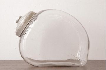 アンティーク雑貨　和製アンティーク　レトロなフォルムが可愛らしい蓋付き猫瓶(ガラス瓶)(1)