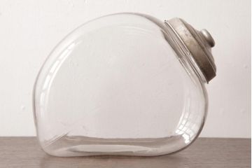 アンティーク雑貨　和製アンティーク　レトロなフォルムが可愛らしい蓋付き猫瓶(ガラス瓶)(1)