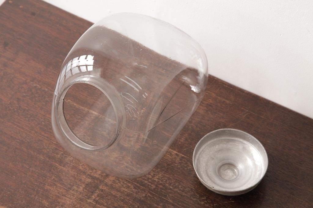 アンティーク雑貨　和製アンティーク　レトロなフォルムが可愛らしい蓋付き猫瓶(ガラス瓶)(1)