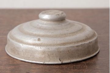 アンティーク雑貨　和製アンティーク　レトロなフォルムが可愛らしい蓋付き猫瓶(ガラス瓶)(1)