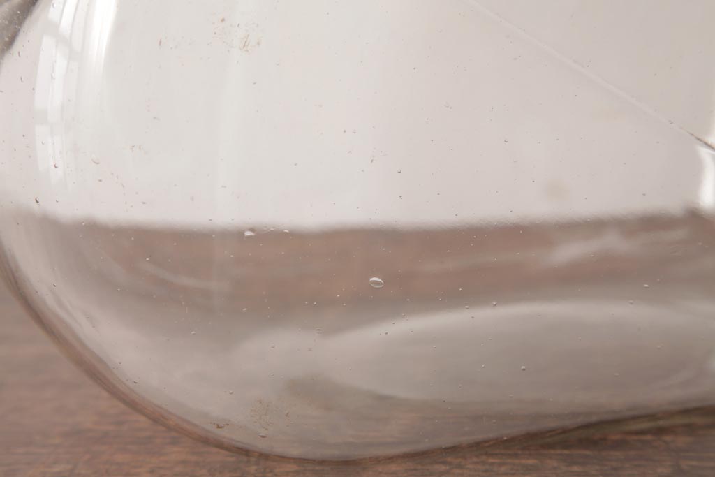 アンティーク雑貨　和製アンティーク　レトロなフォルムが可愛らしい蓋付き猫瓶(ガラス瓶)(1)