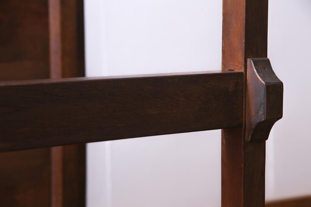 アンティーク家具　和製アンティーク　ナラ材　カントリースタイルに似合う珍しいデザインのダイニングテーブル(机)