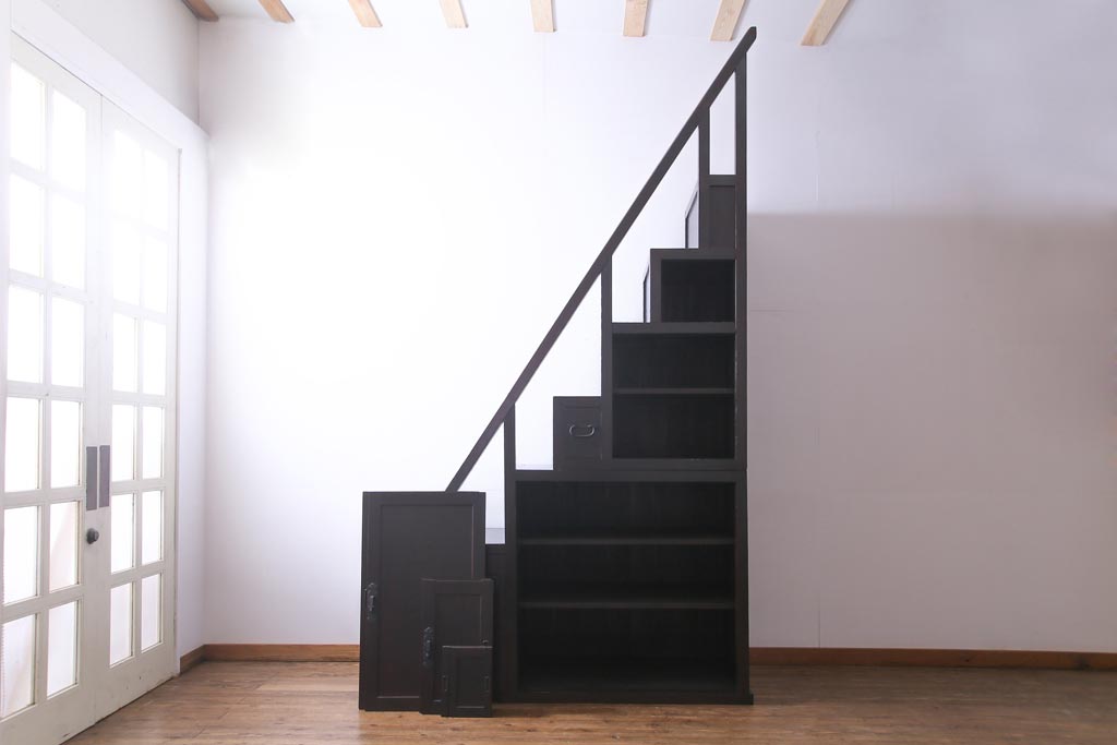 アンティーク家具　古民具　松材製　手すり付きが珍しい和モダンにぴったりな階段箪笥