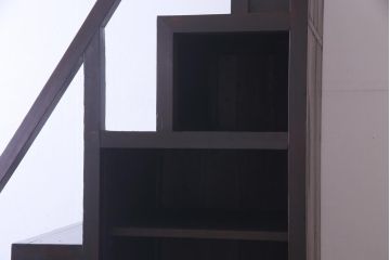アンティーク家具　古民具　松材製　手すり付きが珍しい和モダンにぴったりな階段箪笥