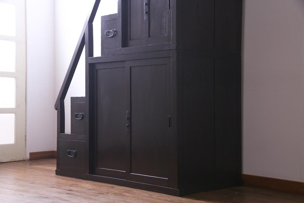 アンティーク家具　古民具　松材製　手すり付きが珍しい和モダンにぴったりな階段箪笥