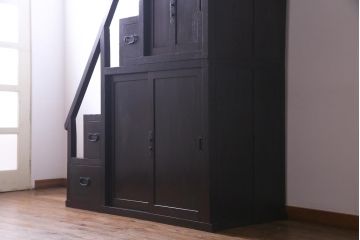 アンティーク家具　古民具　松材製　手すり付きが珍しい和モダンにぴったりな階段箪笥
